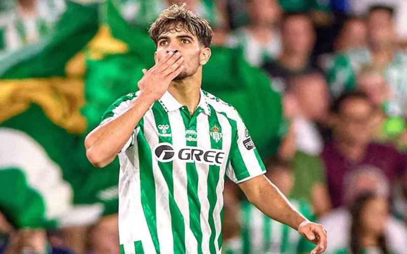 مطالب مالية كبرى من ريال بيتيس للتخلي عن الزلزولي بقمة صراع الميركاتو الحالية